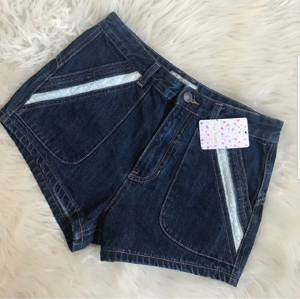 ◼NOT FOR SALE◼Free People Eyelet shorts